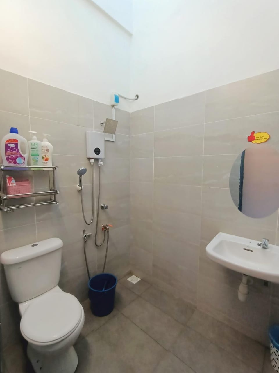Shower, Toilet