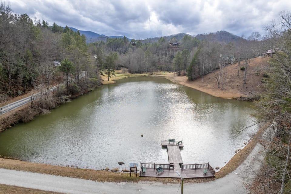 Brother Bear Hollow House in Stecoah