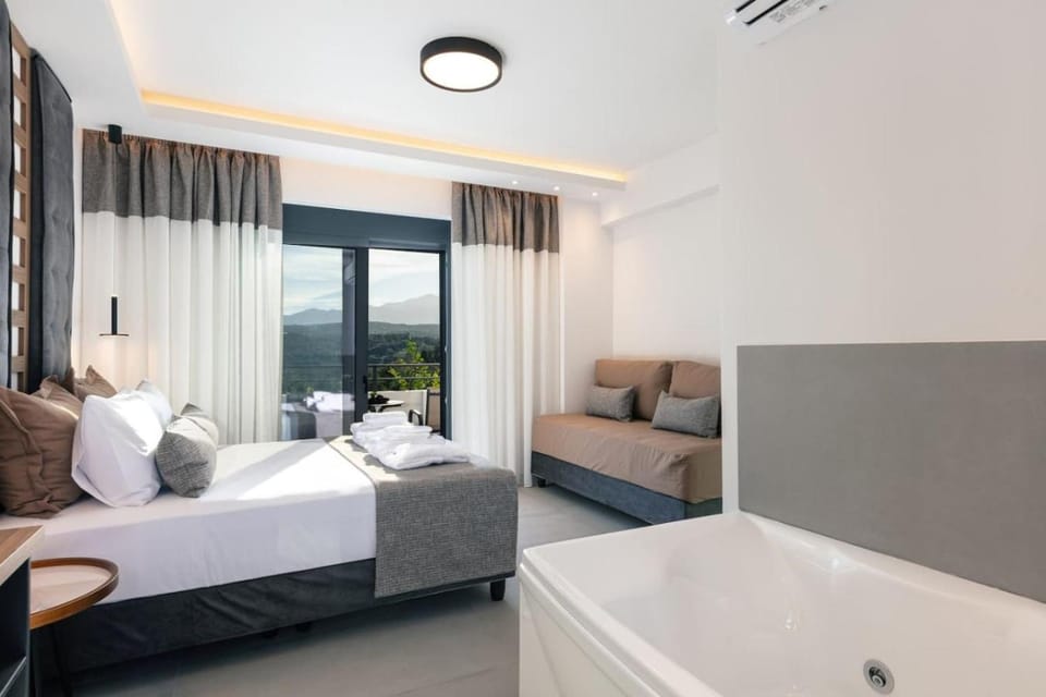 Newly Renovated Queen Bee Villa, with Private Pool & Ping-Pong table Villa in Crete