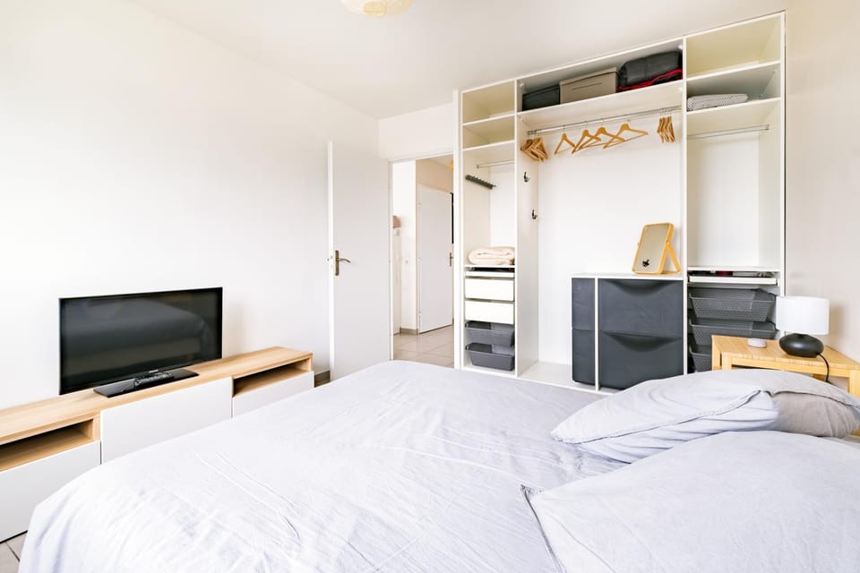 TV and multimedia, Bedroom, wardrobe