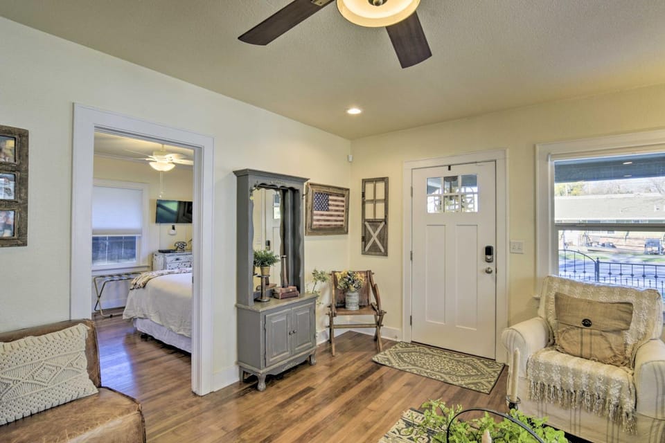 Ideally Located Chico Home - Fire Pit and Grill House in Chico