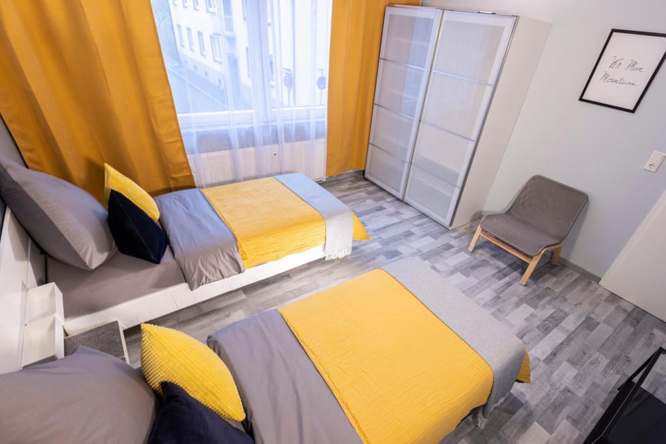 Bed, Photo of the whole room, Seating area, Bedroom