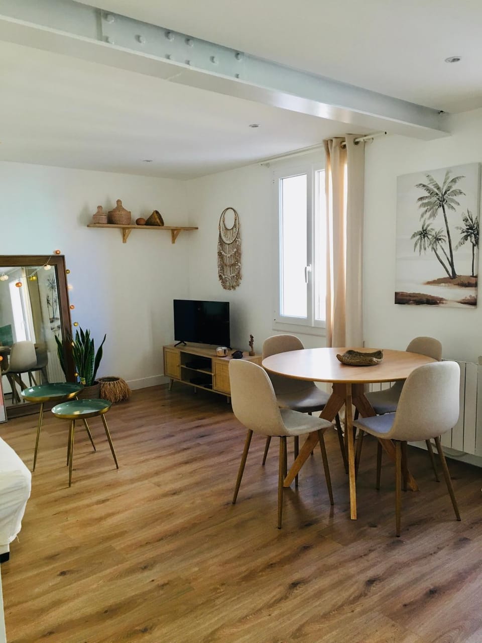 Living room, Dining area
