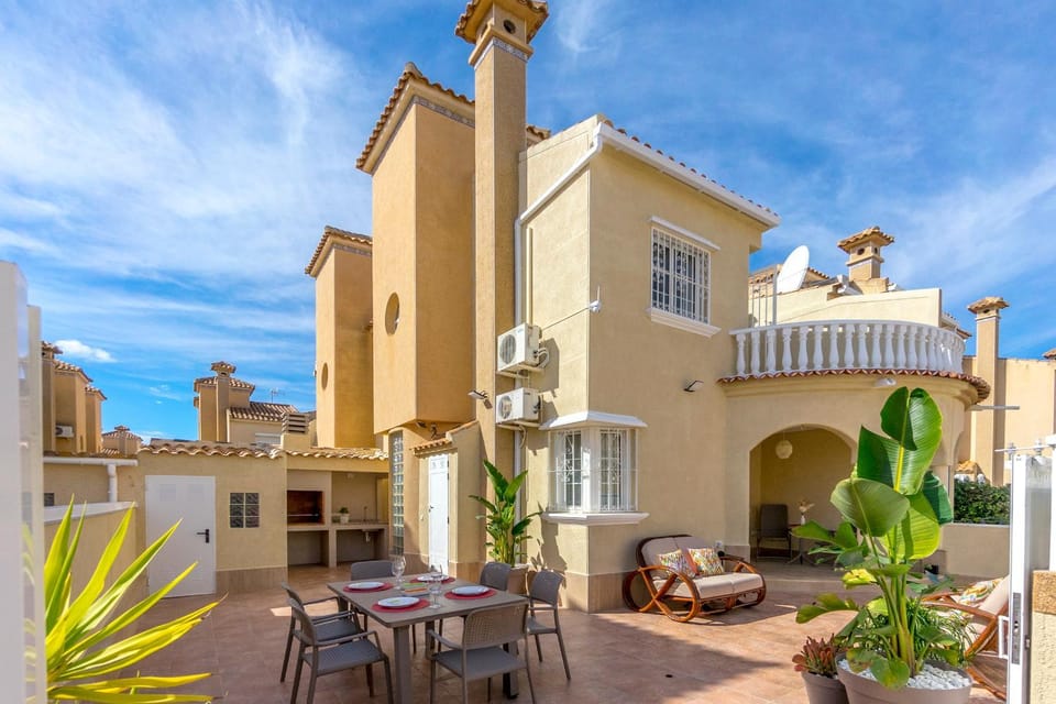 Villa Reformada en Residencial Orihuela Costa Villa in Vega Baja del Segura