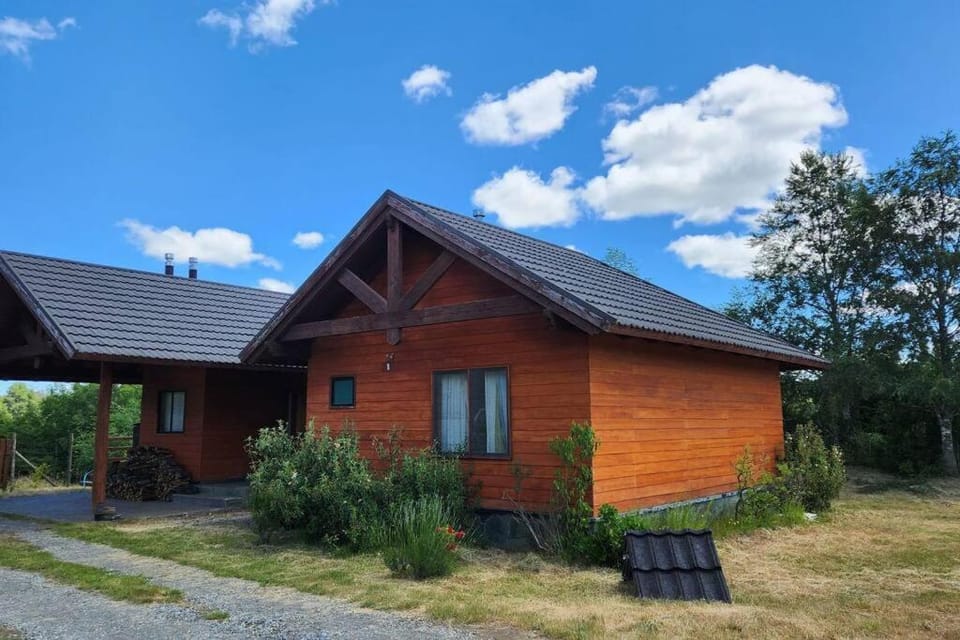 Casa con acceso privado al río House in Araucania, Chile