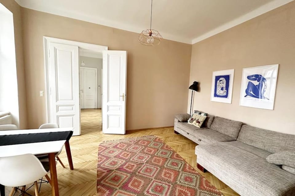 Living room, Photo of the whole room, Seating area
