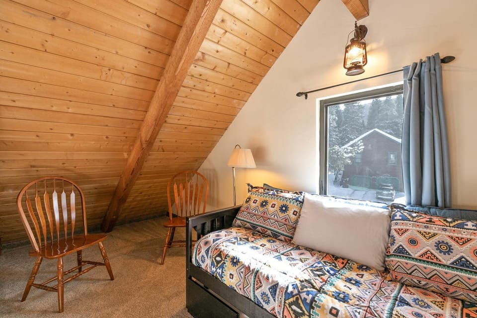 The Fishermen’s Place: Mountain Views + Dog Friendly House in Blue River