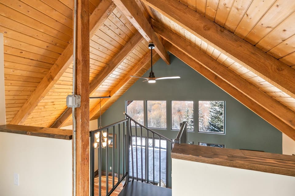 The Fishermen’s Place: Mountain Views + Dog Friendly House in Blue River