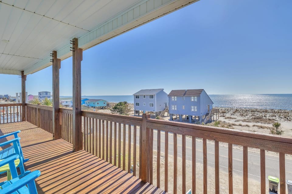 Life Is Good House in Oak Island