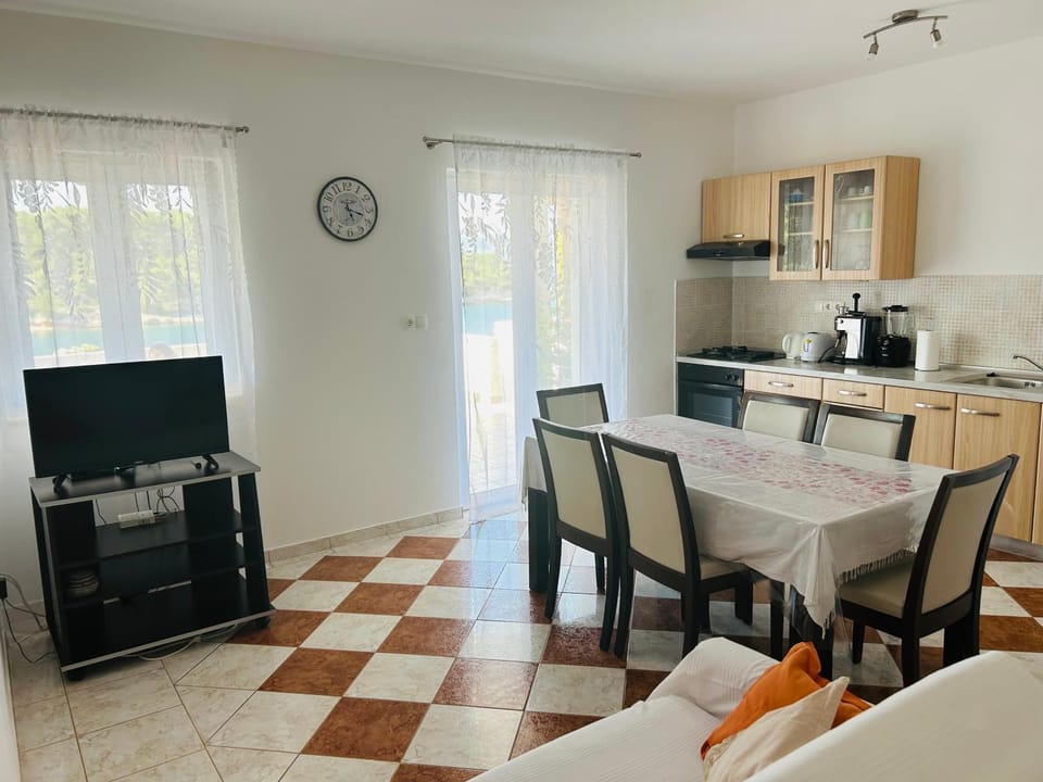 Hvar beach vacation Apartment in Vrboska