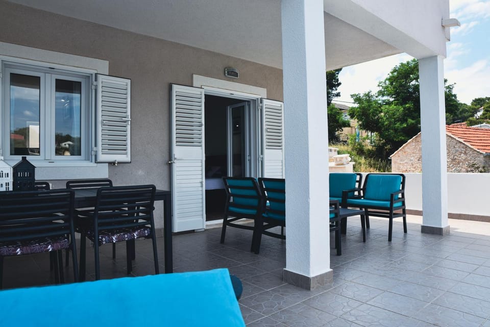 Hvar beach vacation Apartment in Vrboska