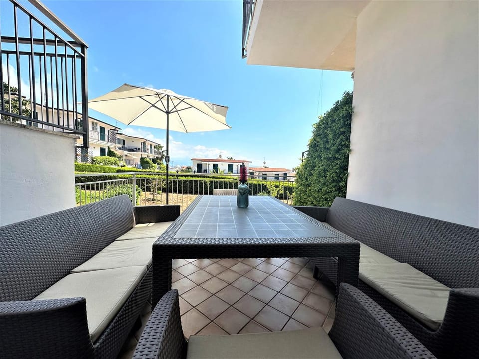 Day, View (from property/room), Balcony/Terrace, Seating area