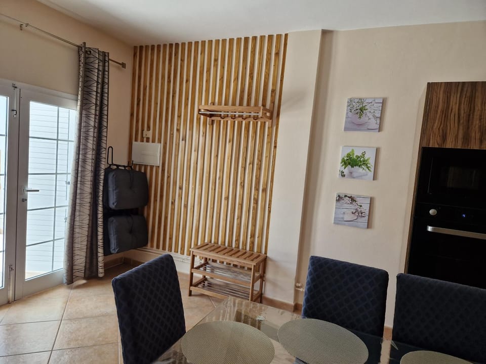 Facade/entrance, Living room, Seating area
