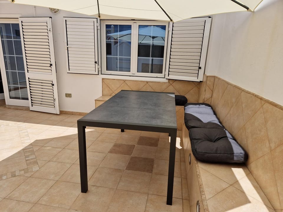 Patio, Dining area