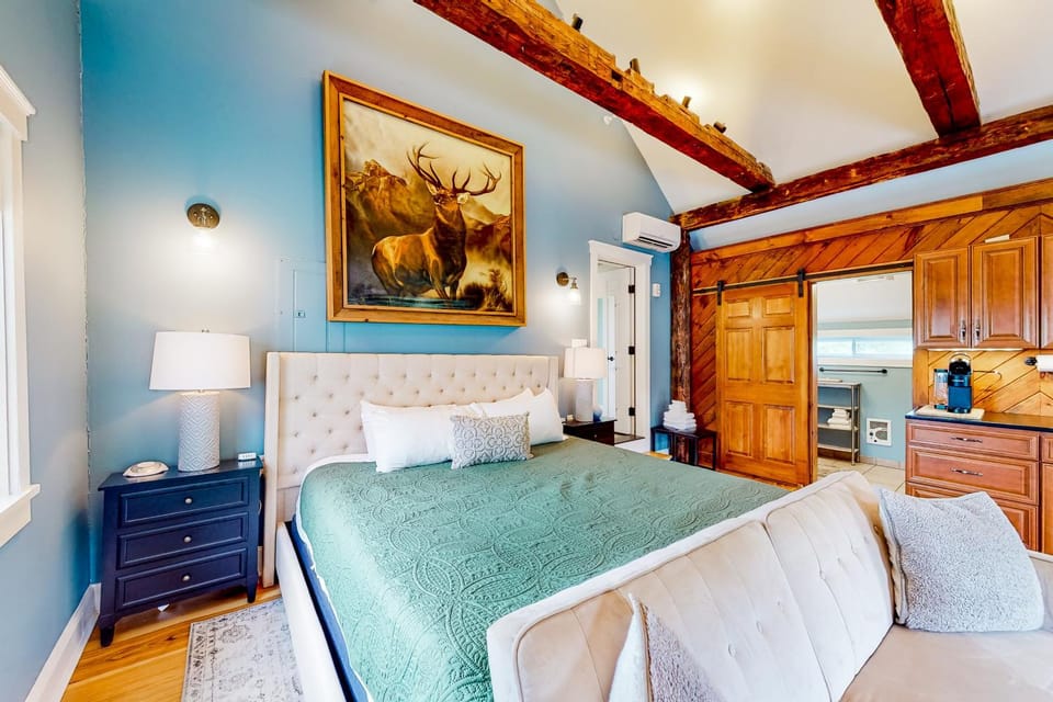 The Lodge - Suite #3 Apartment in Waterbury Center
