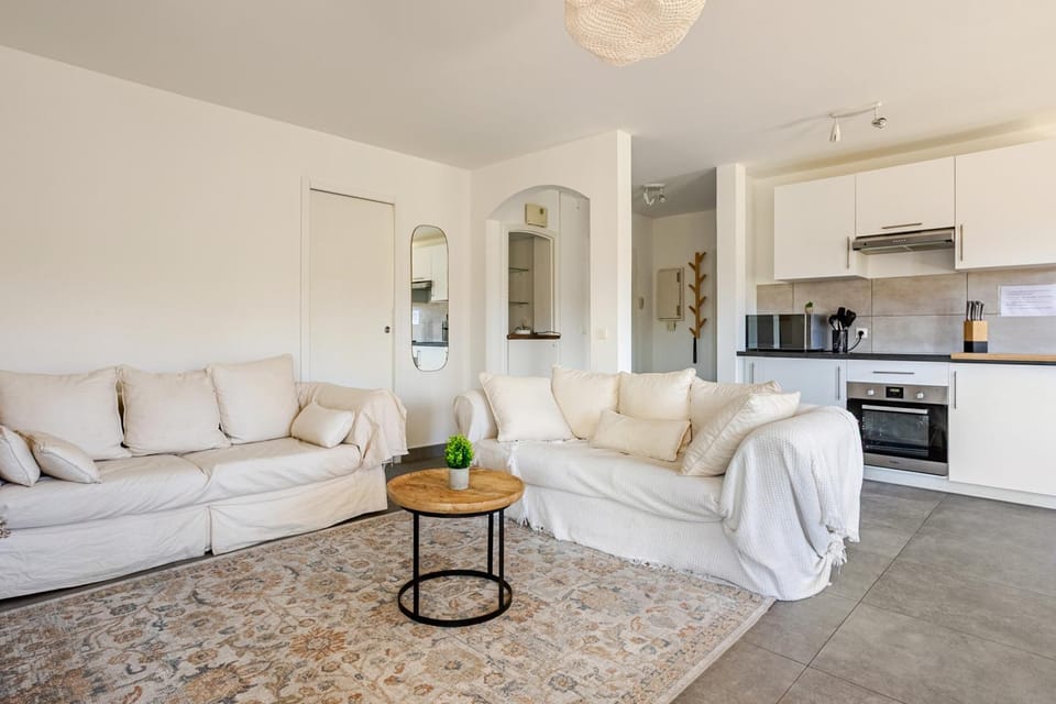 Living room, kitchen