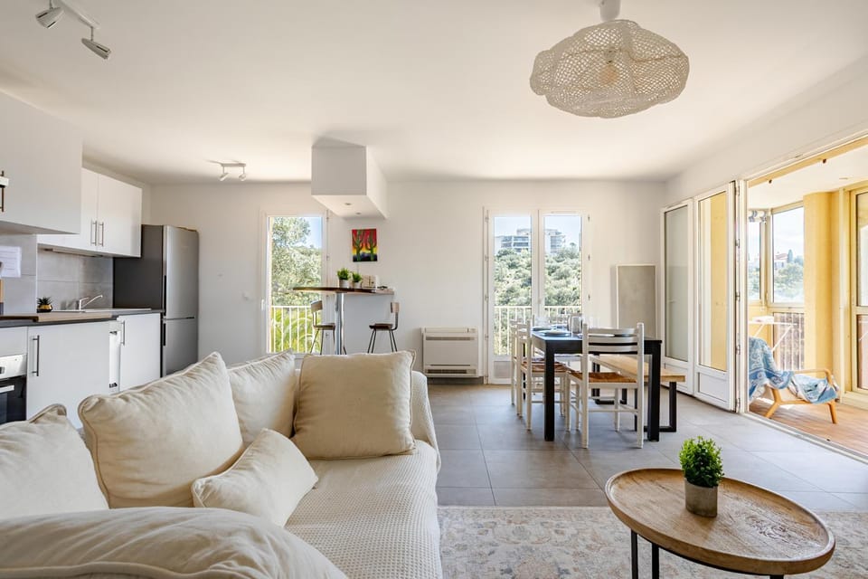 Vue panoramique - résidence calme - St Raphaël Apartment in Saint-Raphael