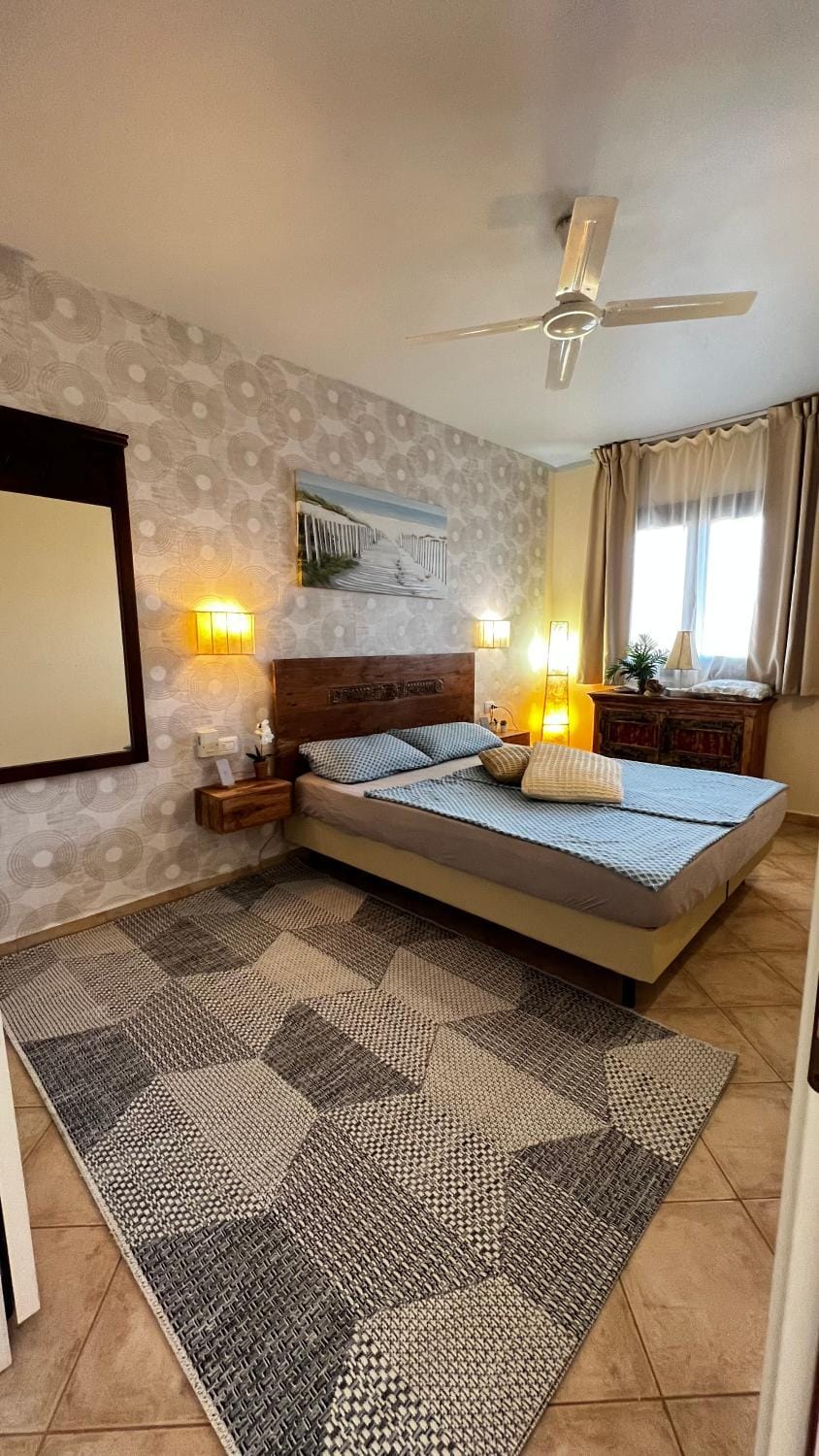 Bed, Bedroom, fireplace
