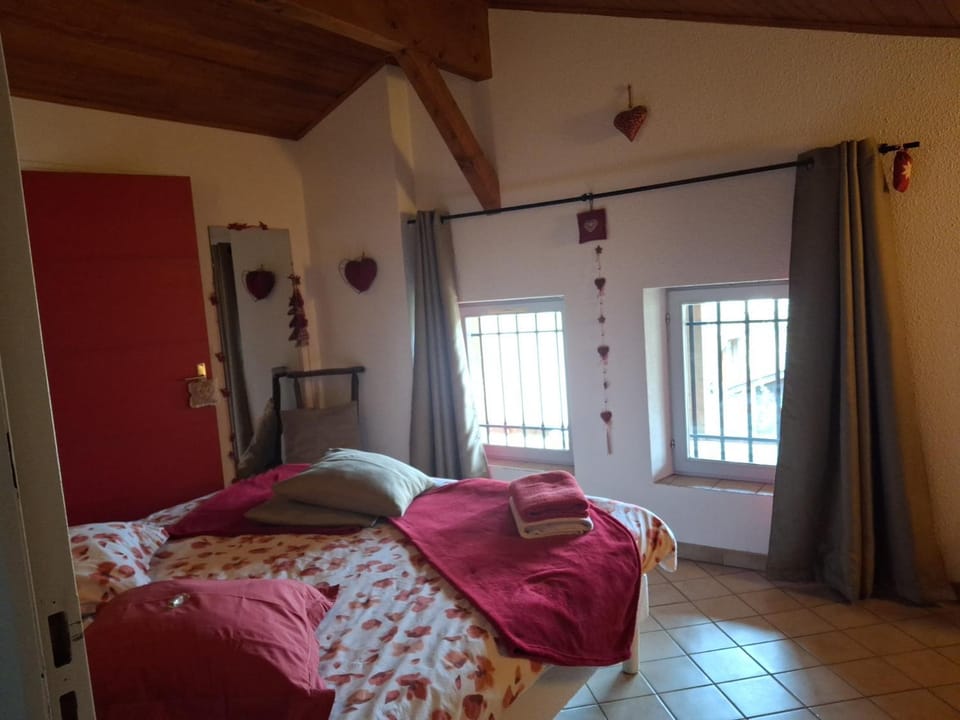 CHAMBRES D'HOTES L'ANTONIN Bed and Breakfast in Auvergne-Rhône-Alpes