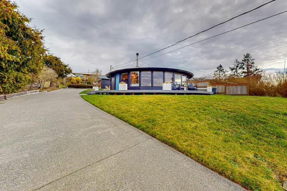 Whidbey Moon Landing House in Greenbank