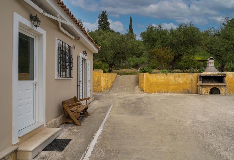 Property building, Day, BBQ facilities, BBQ facilities