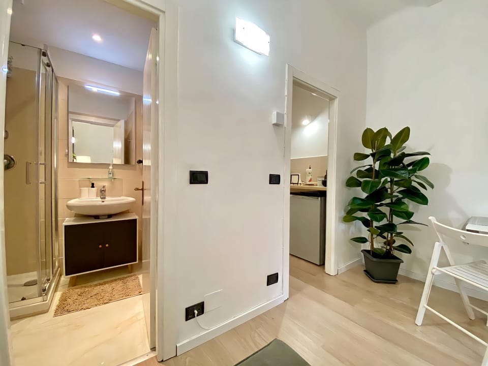 Shower, Bathroom, Kitchen or kitchenette