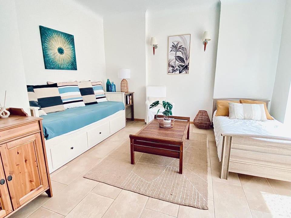 Living room, Bedroom