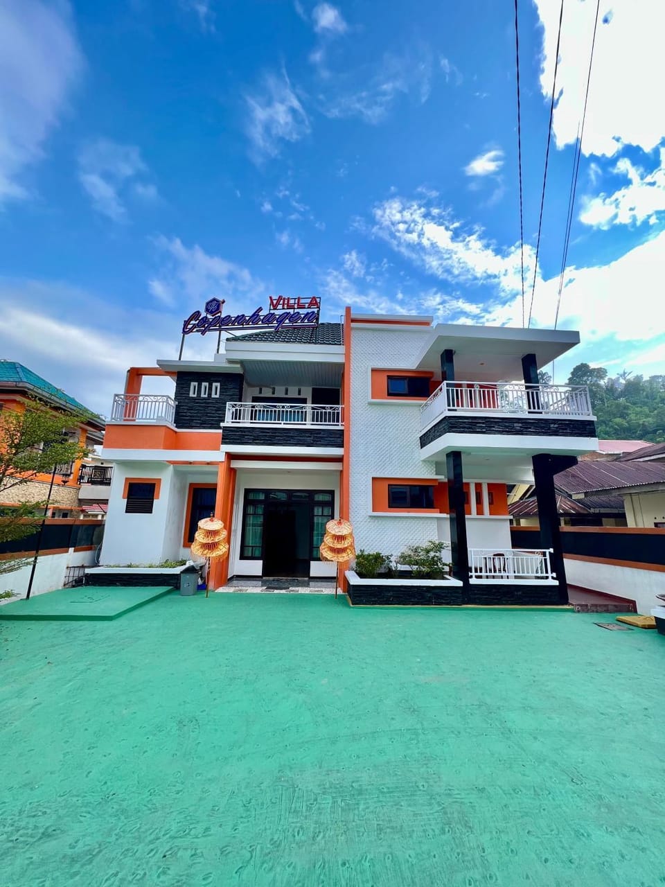 Property building, Day