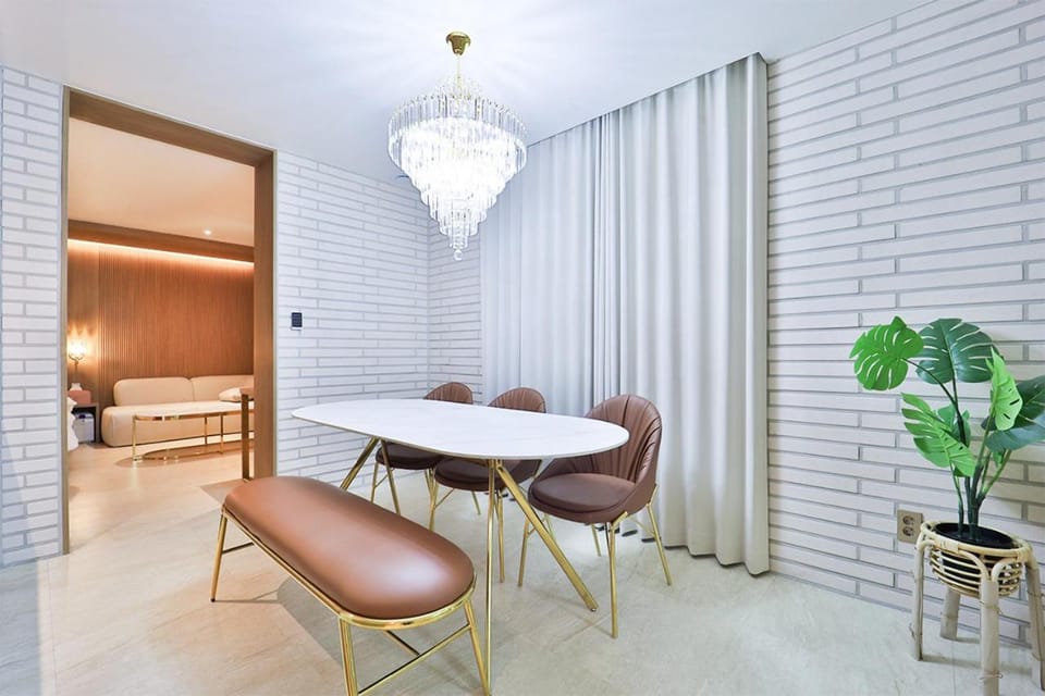 Living room, Seating area, Dining area