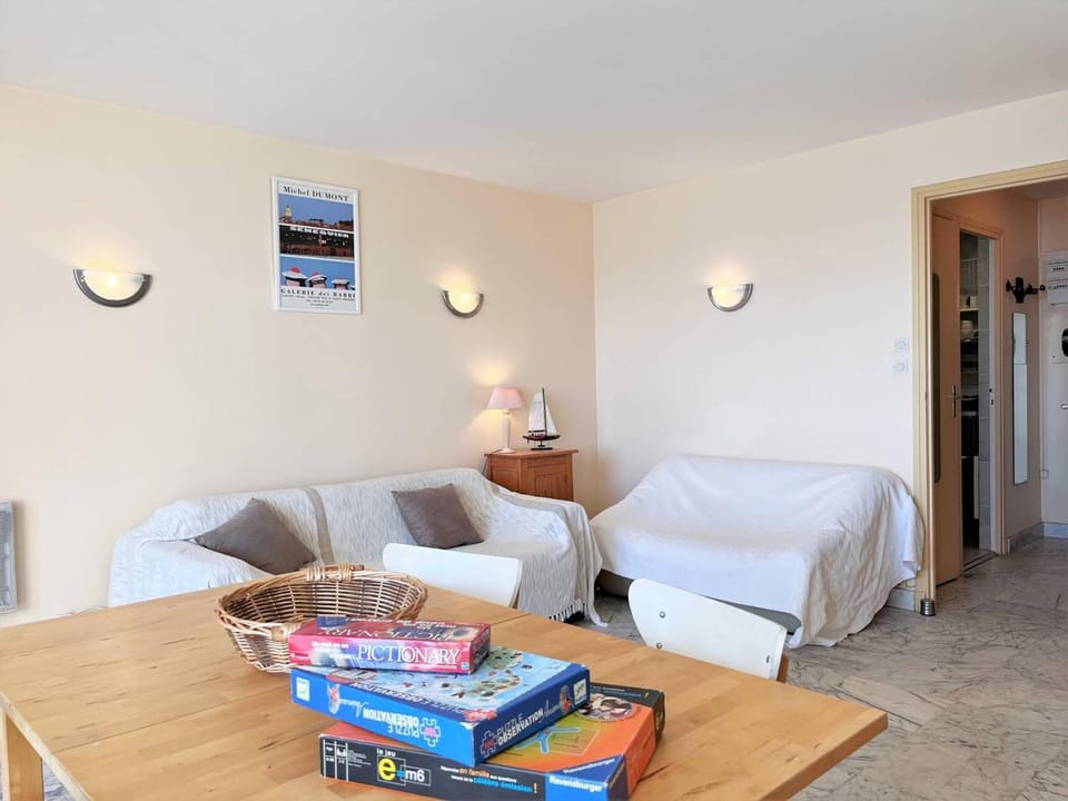 Appartement 2 pièces sur la plage - 5 couchages - FR-1-251-443 Apartment in Le Lavandou