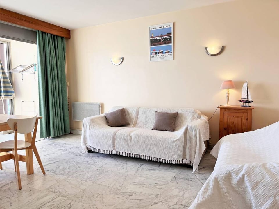 Appartement 2 pièces sur la plage - 5 couchages - FR-1-251-443 Apartment in Le Lavandou