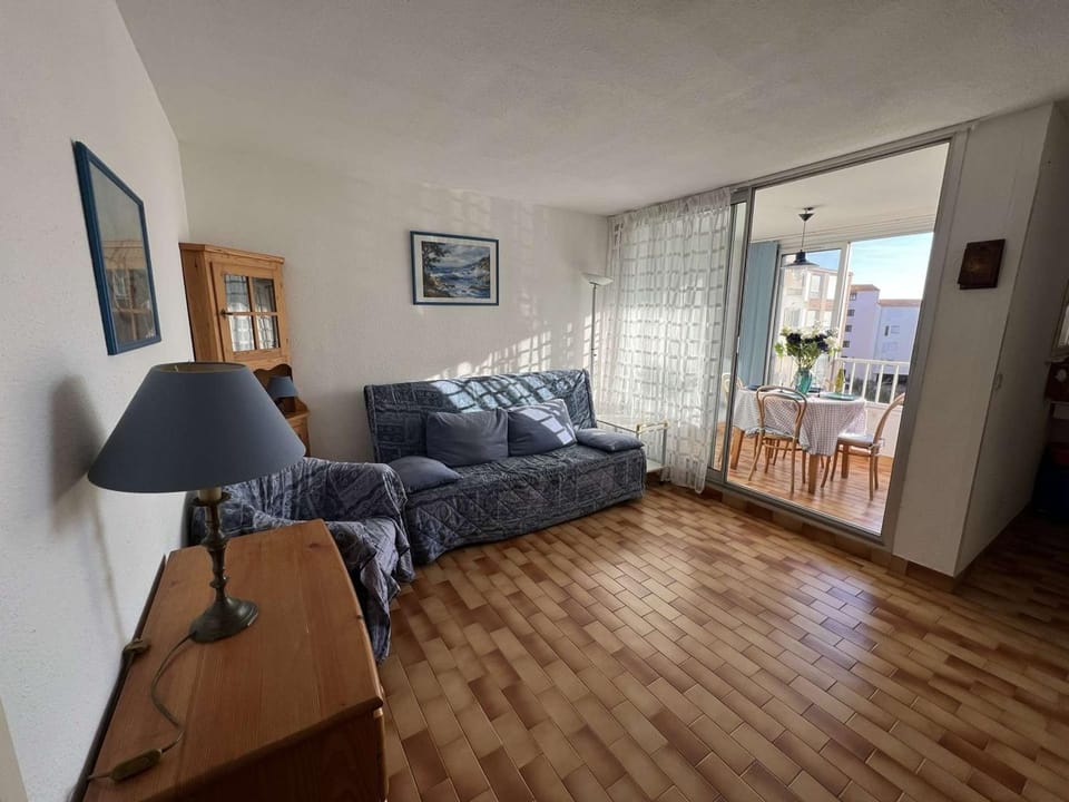 T2 Cabine avec Parking, Vue Jardin et Canal, Ascenseur, Lave-linge - FR-1-702-40 Cabin in Agde