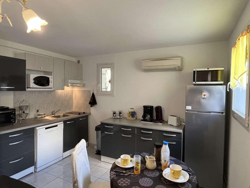 Maison de vacances climatisée avec terrasse, parking privé, proche plage et commerces - FR-1-387-190 Apartment in Marseillan