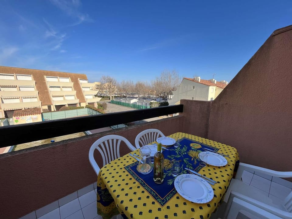 Appartement 4 couchages avec clim, terrasse, piscine et accès direct à la mer - FR-1-387-192 Apartment in Marseillan