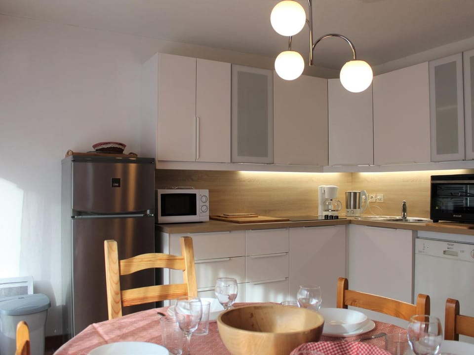 Appartement cosy 2 pièces avec coin nuit, 6 couchages, à 100m des pistes et commerces à Vars - FR-1-330B-207 Apartment in Provence-Alpes-Côte d'Azur