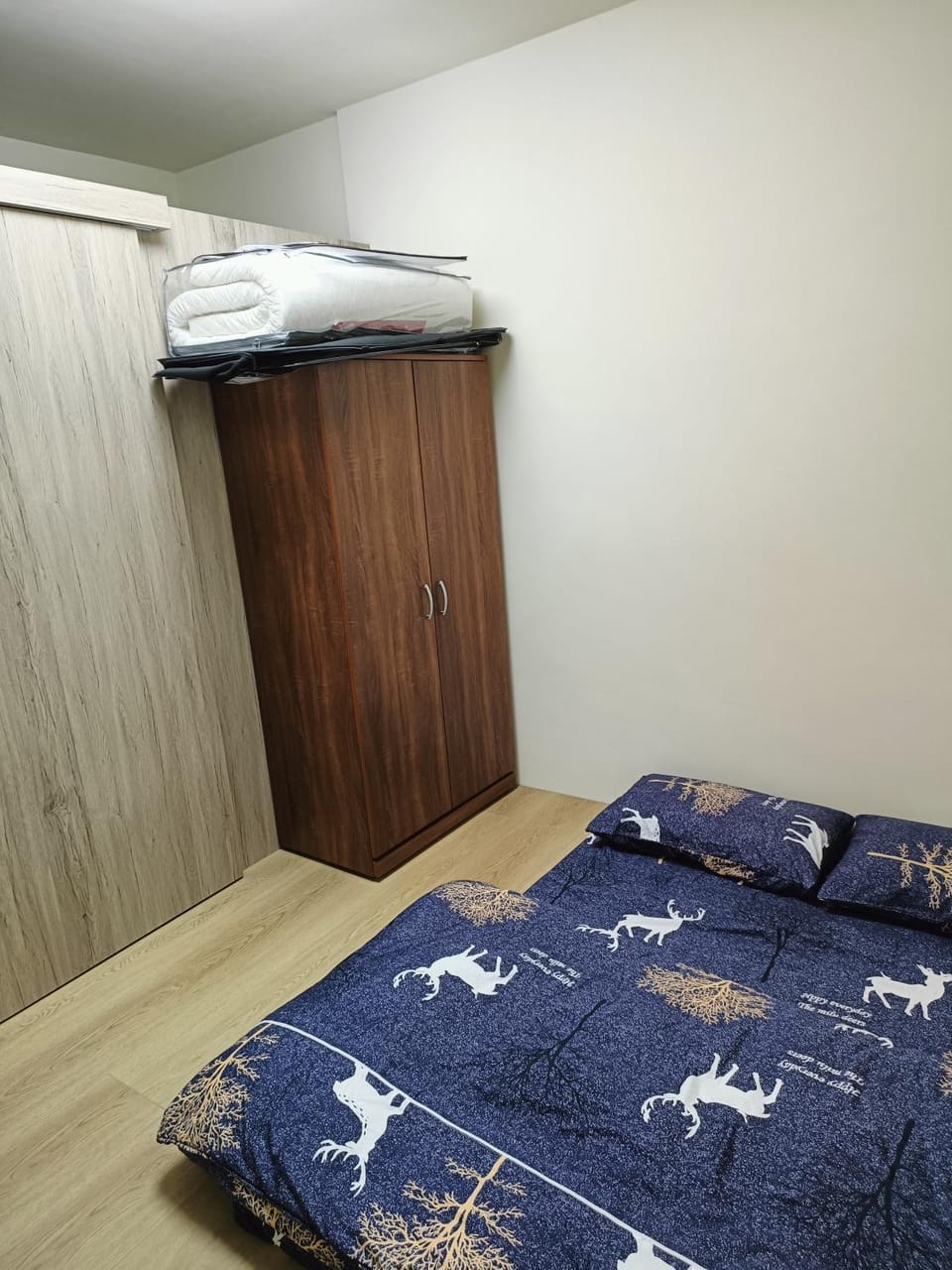 Bedroom, wardrobe