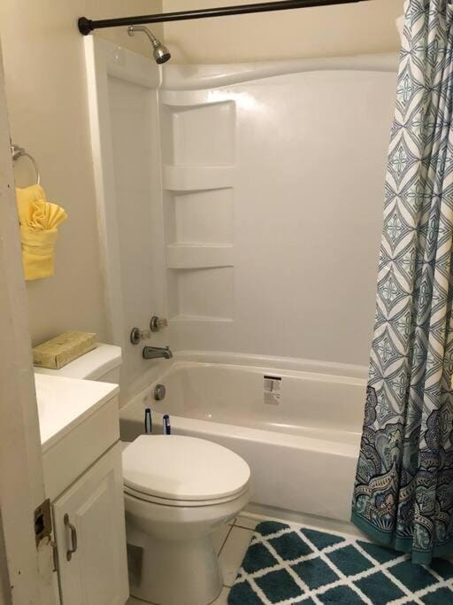Suite 4, Sleep 5, Walk to Attractions in Uptown Apartment in Charlotte