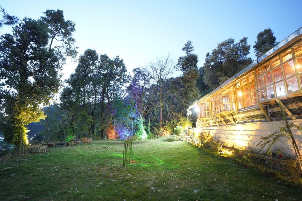 Property building, Restaurant/places to eat, Neighbourhood, Children play ground, Pets, Breakfast, Certificate/Award, sunbed