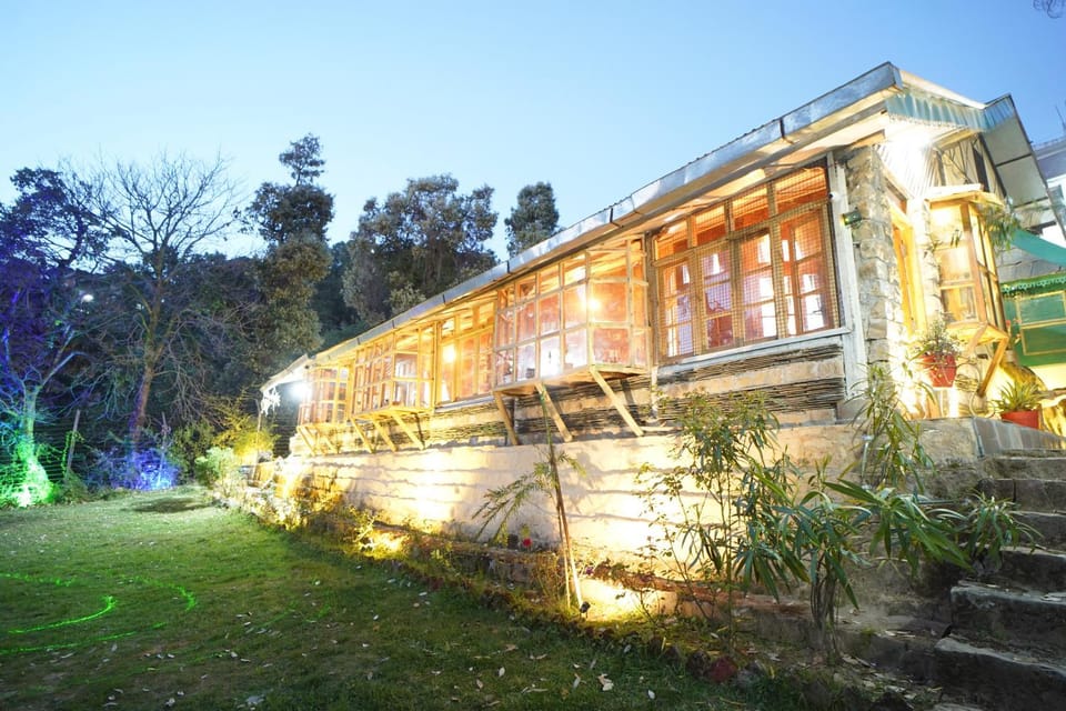 Property building, Restaurant/places to eat, Breakfast