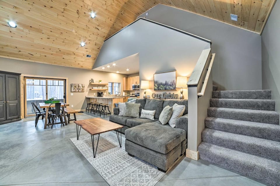 Bellaire Family Cabin: All-Season Retreat! Cabin in Michigan