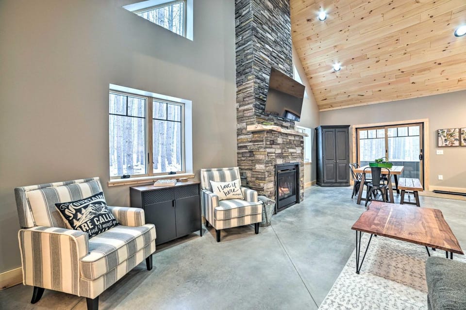 Bellaire Family Cabin: All-Season Retreat! Cabin in Michigan