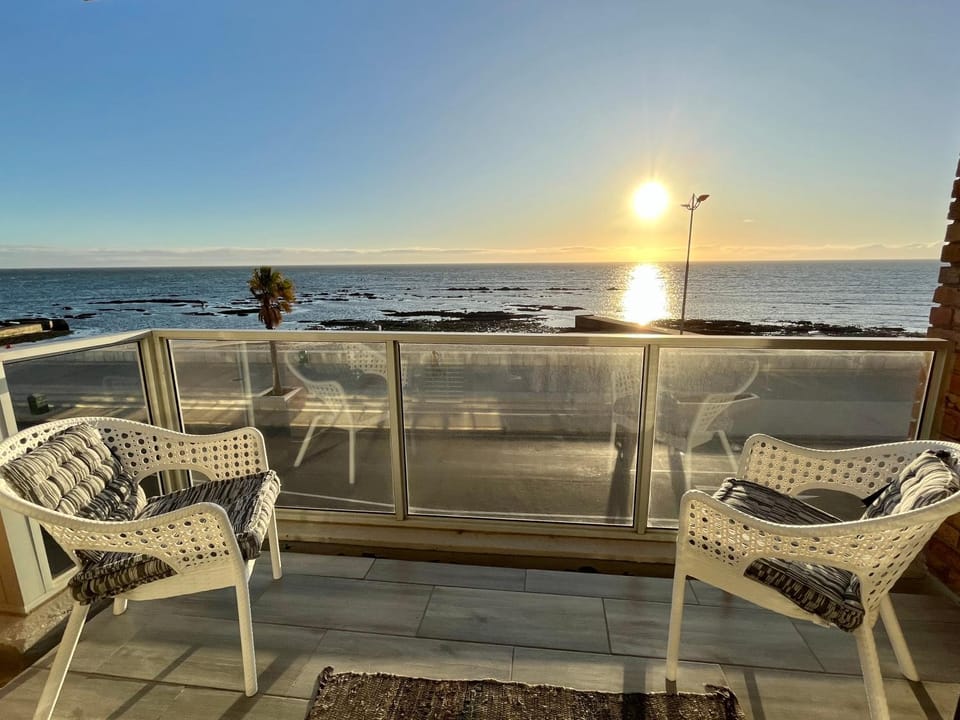 Balcony/Terrace, Beach, Sea view, Sunset