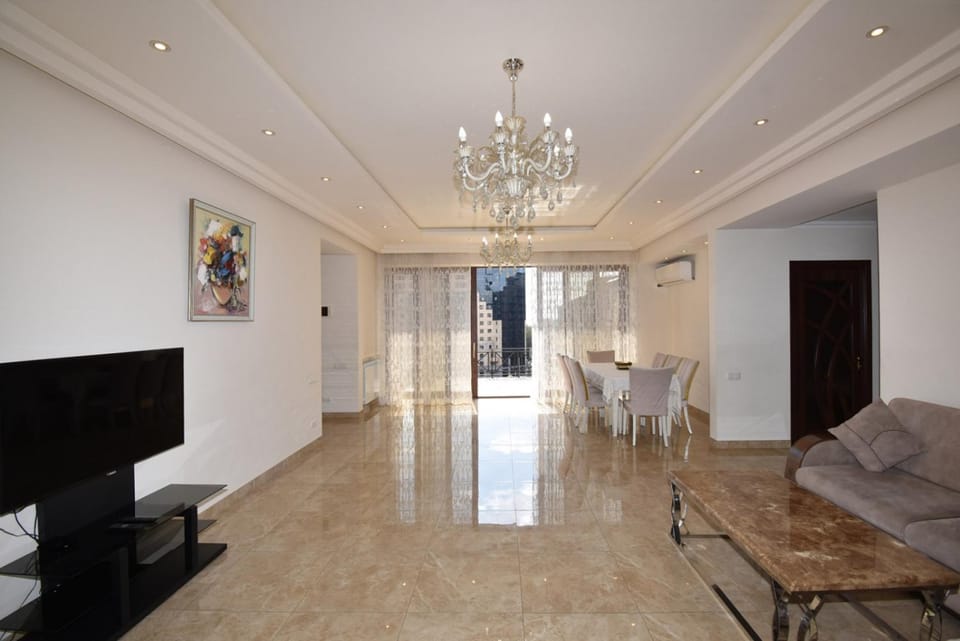 Teryan street, 3 bedrooms Luxury apartment TT777 Apartment in Yerevan