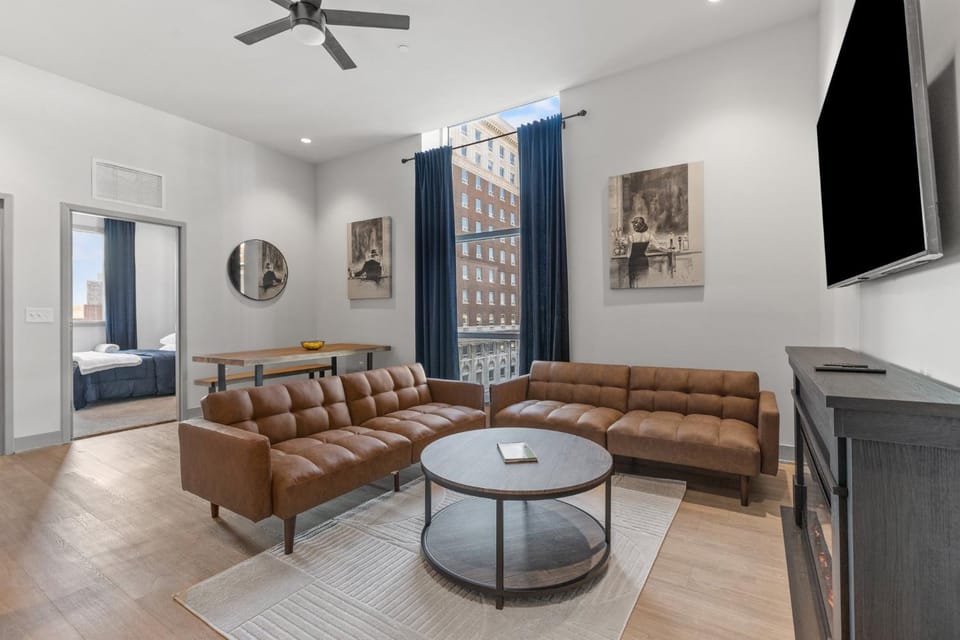 TV and multimedia, Living room, Seating area, fireplace