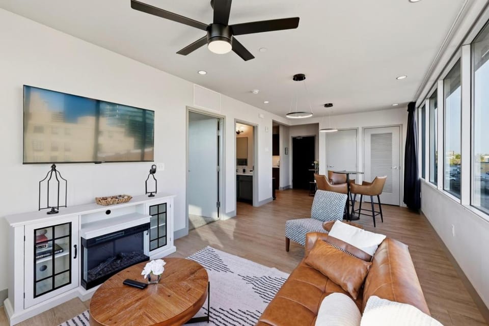 175 LEX - Walkable Downtown Lexington & Rupp Arena - Full Condos Apartment hotel in Lexington