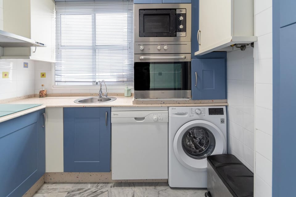 Kitchen or kitchenette, dishwasher, minibar, pet friendly, stove, washing machine