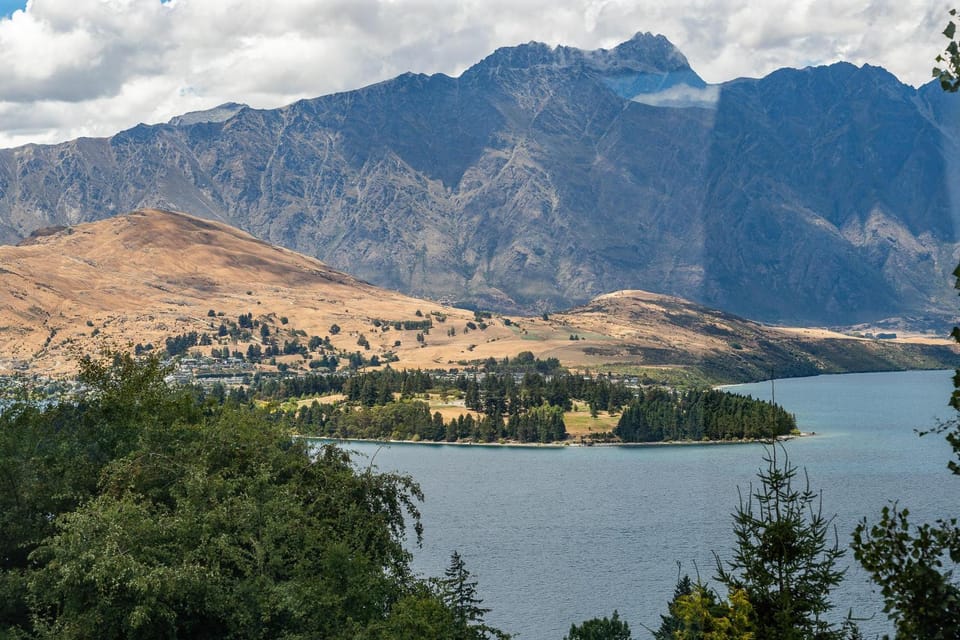 Spacious relaxing home House in Queenstown