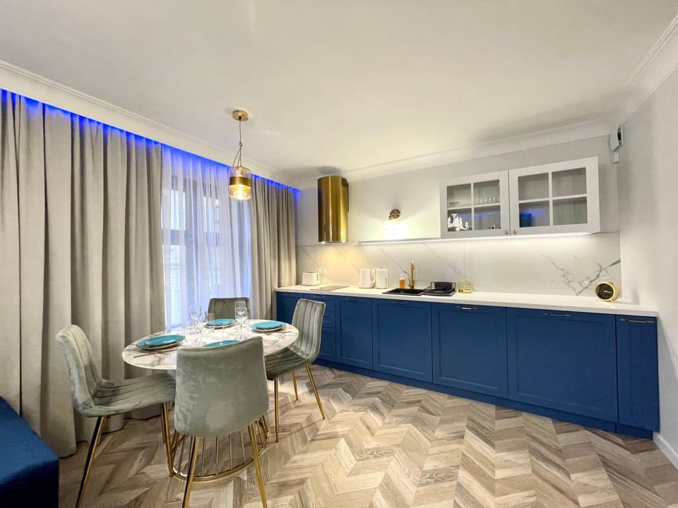 Kitchen or kitchenette, Living room