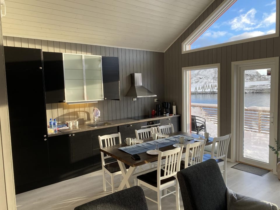 View (from property/room), Balcony/Terrace, Kitchen or kitchenette, Dining area, kitchen