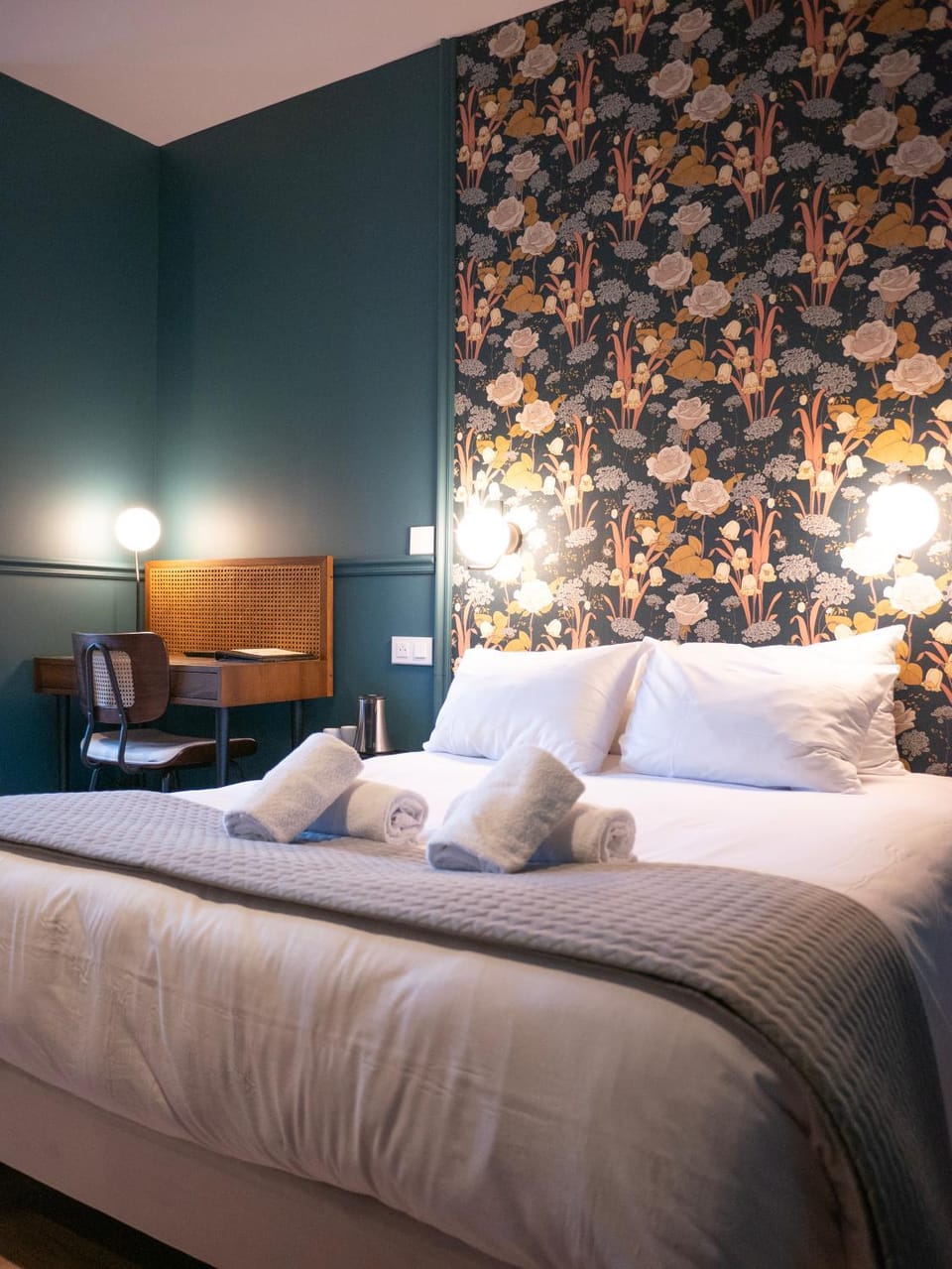 Shower, internet, internet